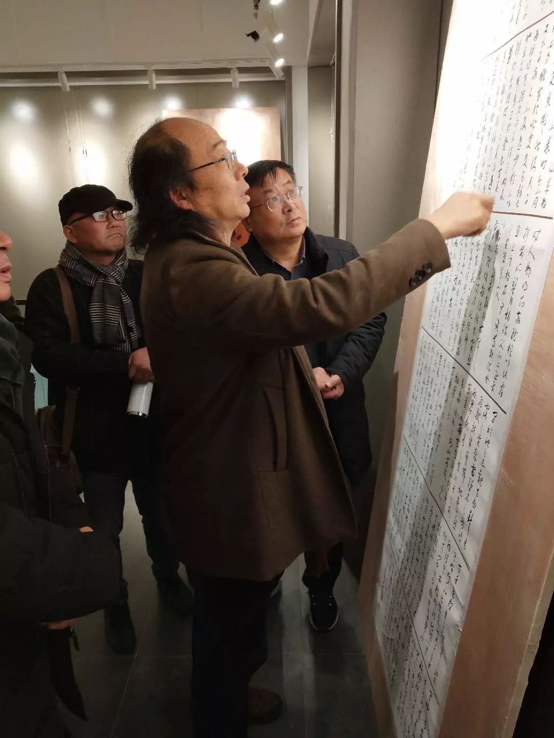 安徽省书协文艺志愿服务分队走进阜南、利辛、萧县开展"送文化年货"活动。(图21)