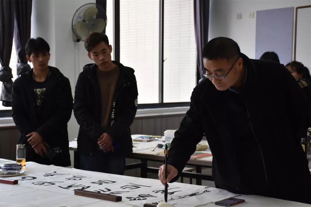 文艺名家进高校--省文联文艺小分队走进池州学院(图7)