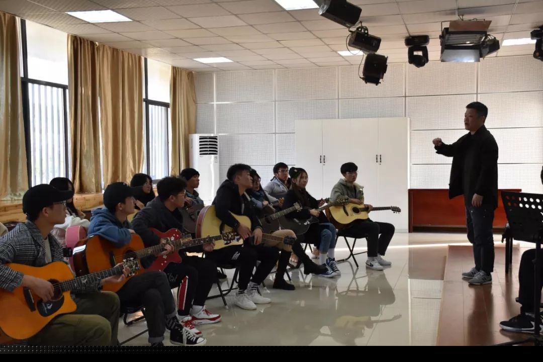 文艺名家进高校--省文联文艺小分队走进池州学院(图10)