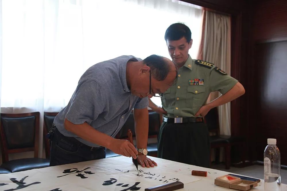 不忘初心跟党走 双拥共建一家亲 ——省文联文艺志愿服务走进省军区军营(图17)