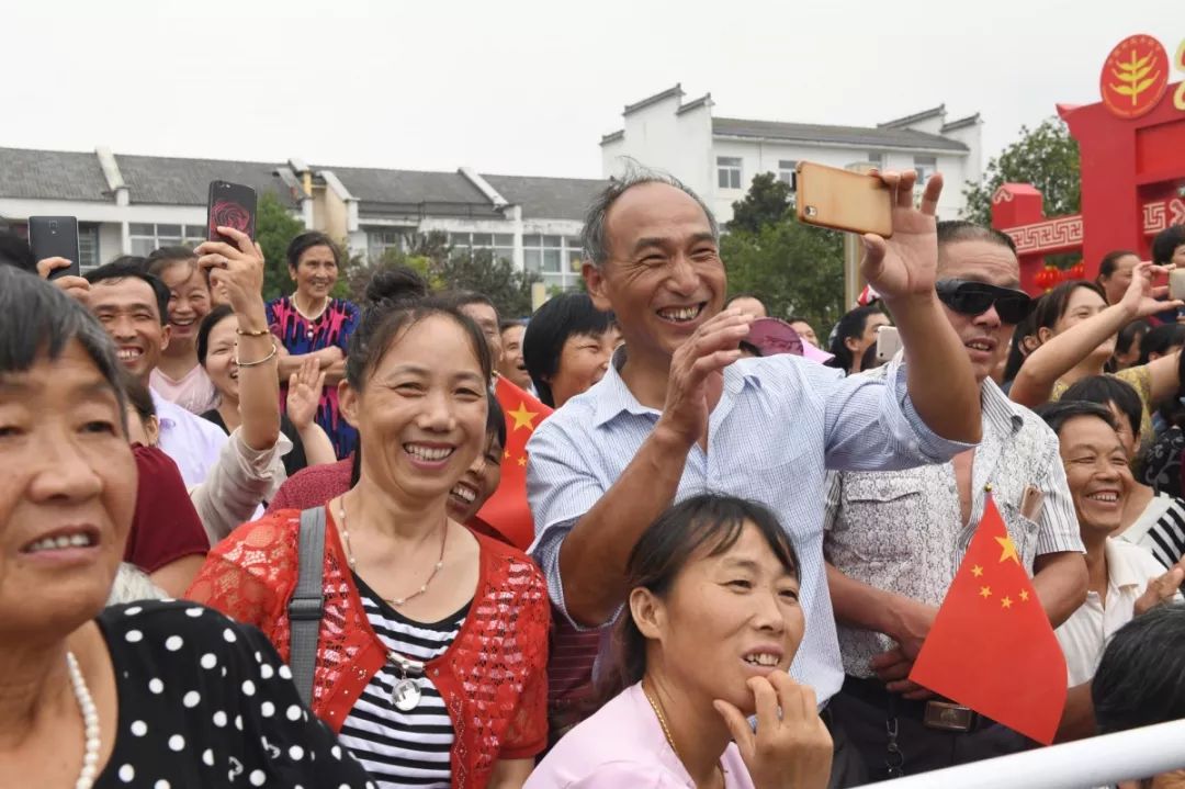 到人民中去！ | 省文联文艺志愿服务活动走进舒茶(图24)