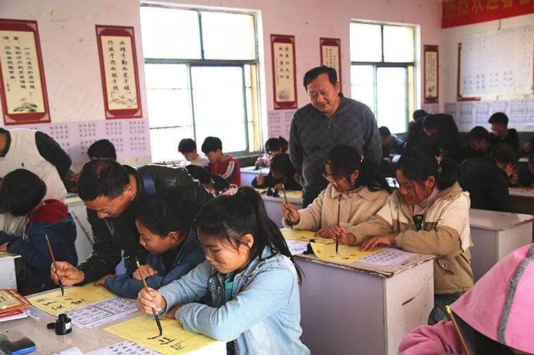 墨舞传文脉，书香盈校园——省书协新文艺业态工作委员会赴涡阳县书开展书法进校园活动(图9)