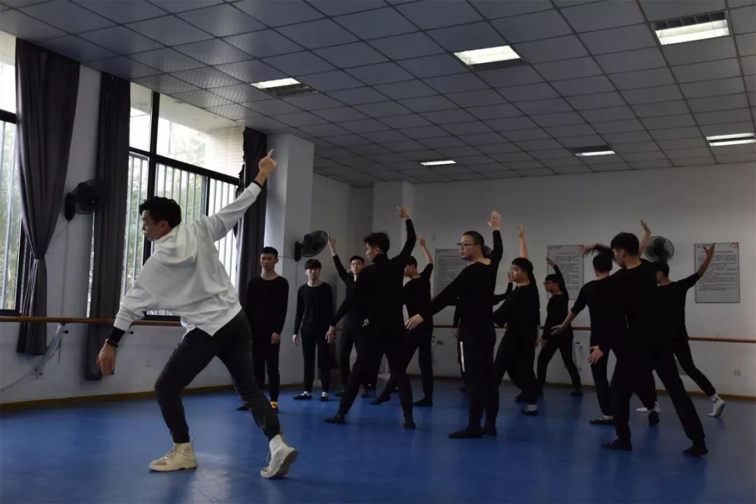 文艺名家进高校--省文联文艺小分队走进池州学院(图15)
