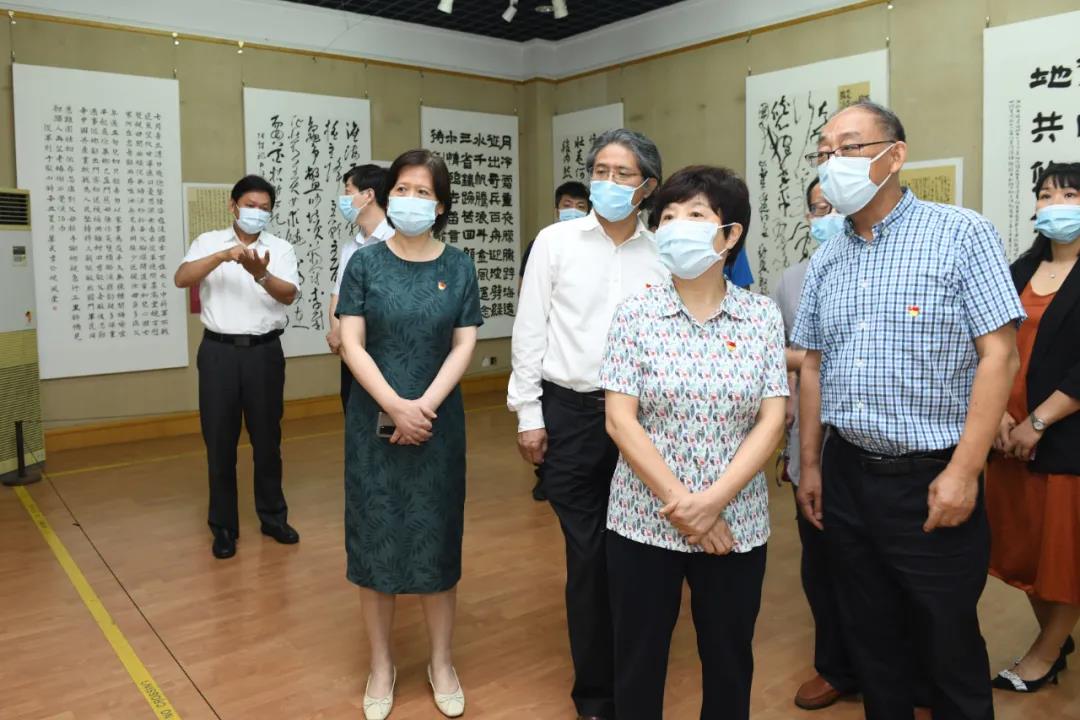 “初心如磐向未来”——安徽省百名书家书写红色家书红色诗词作品展在合肥开幕(图10) “初心如磐向未来”——安徽省百名书家书写红色家书红色诗词作品展在合肥开幕(图10)
