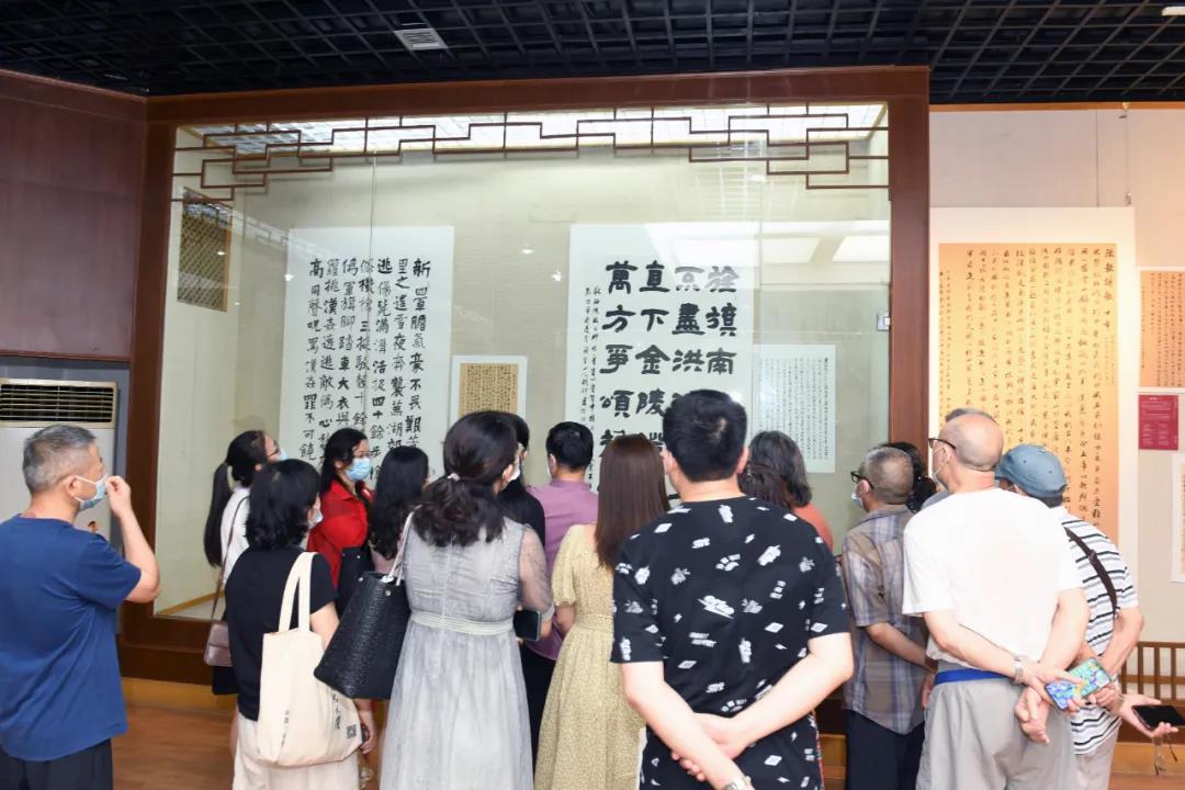 “初心如磐向未来”——安徽省百名书家书写红色家书红色诗词作品展在合肥开幕(图12) “初心如磐向未来”——安徽省百名书家书写红色家书红色诗词作品展在合肥开幕(图12)