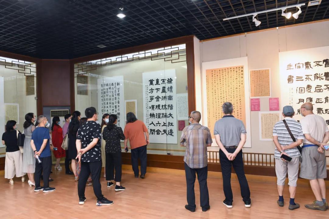“初心如磐向未来”——安徽省百名书家书写红色家书红色诗词作品展在合肥开幕(图14) “初心如磐向未来”——安徽省百名书家书写红色家书红色诗词作品展在合肥开幕(图14)
