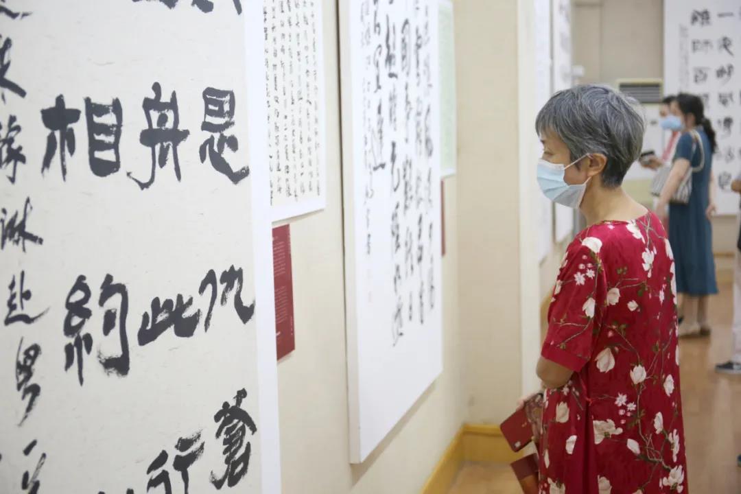 “初心如磐向未来”——安徽省百名书家书写红色家书红色诗词作品展在合肥开幕(图19) “初心如磐向未来”——安徽省百名书家书写红色家书红色诗词作品展在合肥开幕(图19)