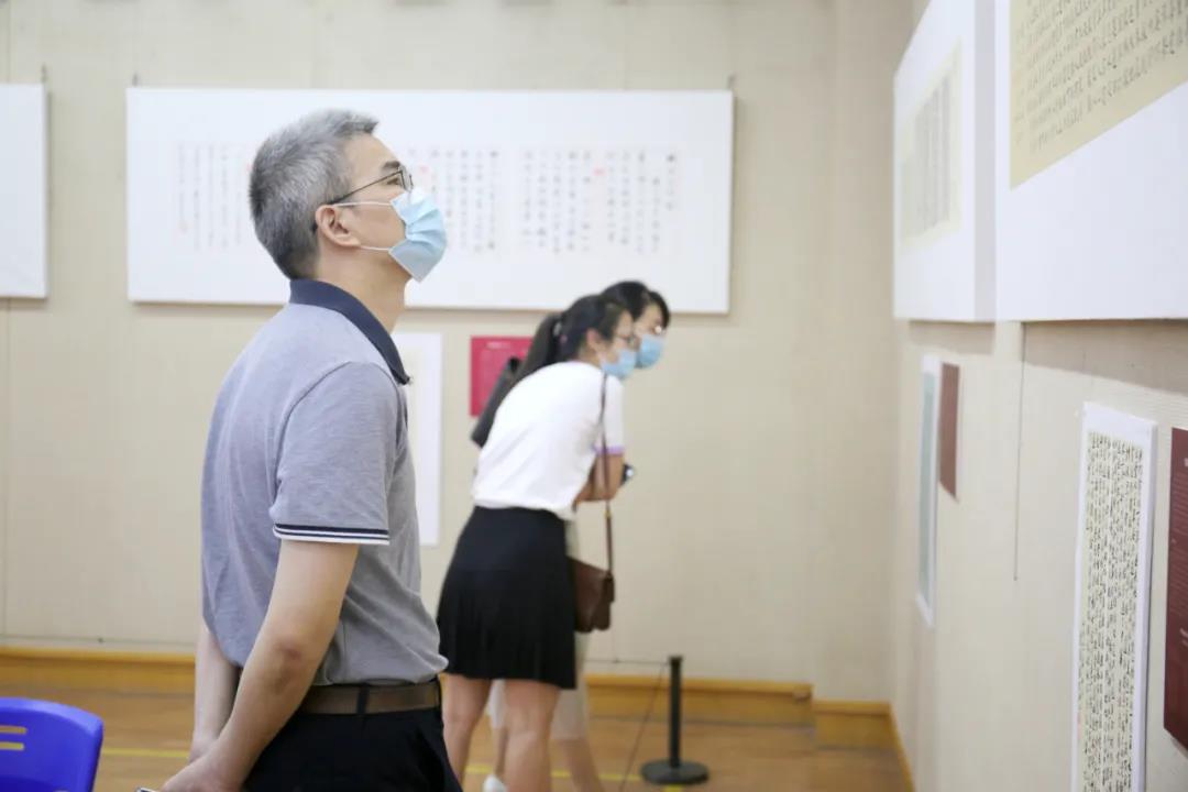 “初心如磐向未来”——安徽省百名书家书写红色家书红色诗词作品展在合肥开幕(图20) “初心如磐向未来”——安徽省百名书家书写红色家书红色诗词作品展在合肥开幕(图20)